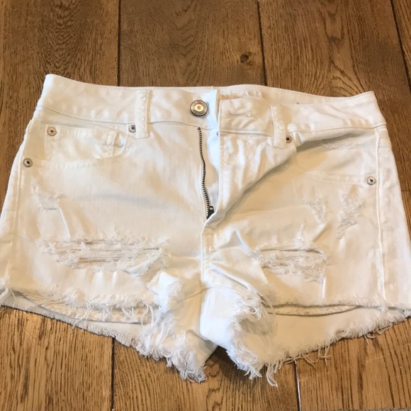 American Eagle White Shorts - Picture 1 of 3